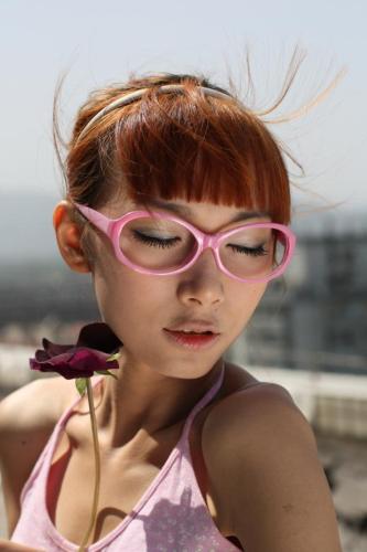 图1：Photoshop发暗MM照片美化