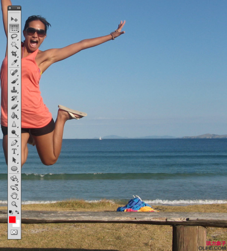 图18：Photoshop CS5内容识别去除多余路人